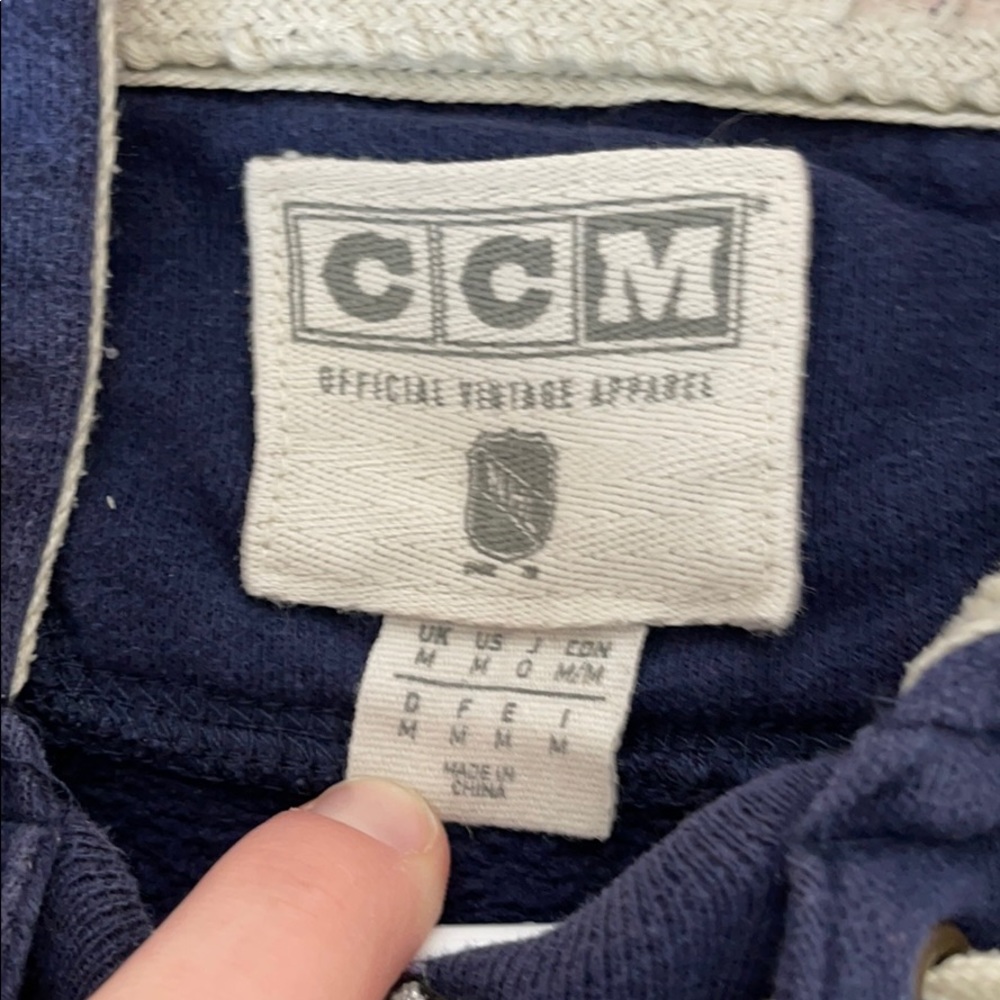 nhl sweatshirt!!!! - Picture 2 of 4